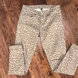 Women’s brown and tan leopard print stretch jeans